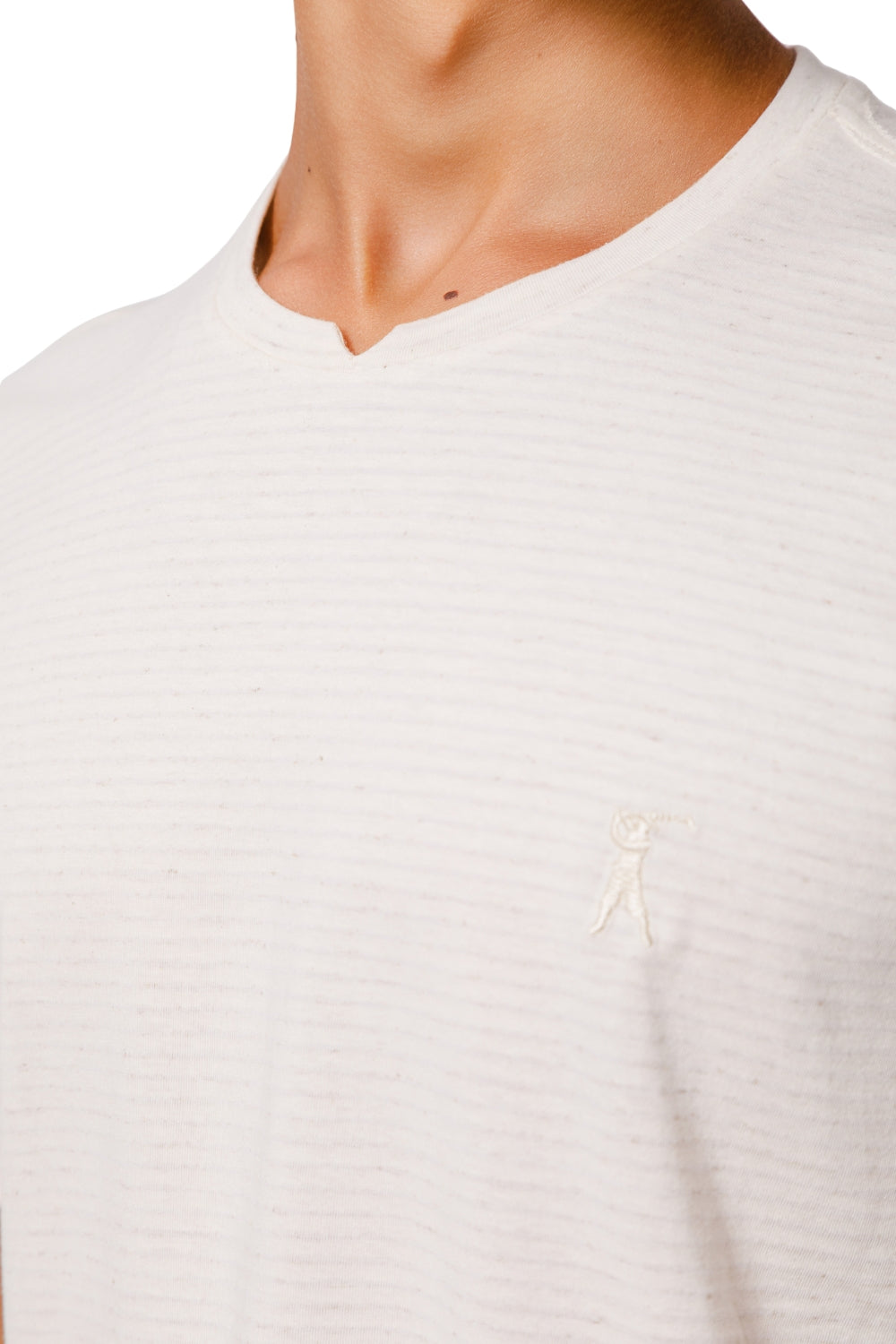 Camiseta Luzon Detalhe Gola