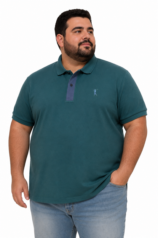 Camisa Polo Lisa Detalhe Patô com Galão Plus Size