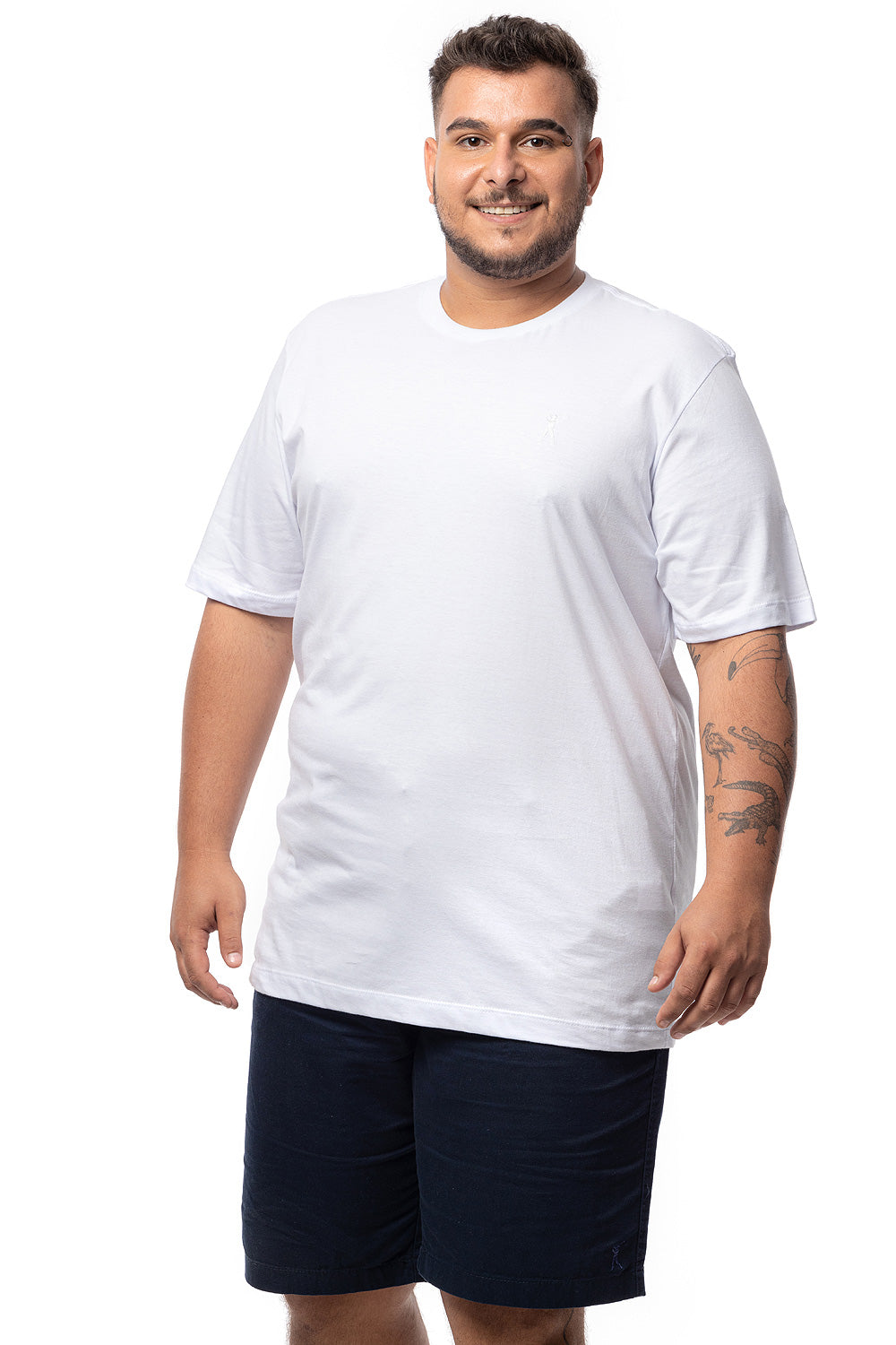 Camiseta Tradicional Bordada Plus Size
